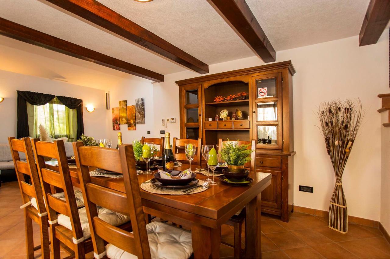 Holiday House Alex Rovinj Bagian luar foto